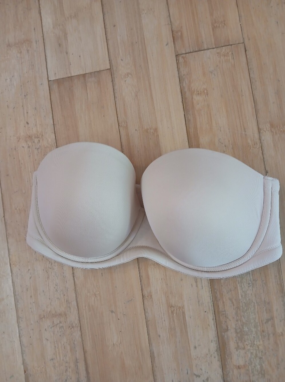 Wacoal 854119 Red Carpet Convertible Strapless Bra Size 36D No Straps Euc Nude